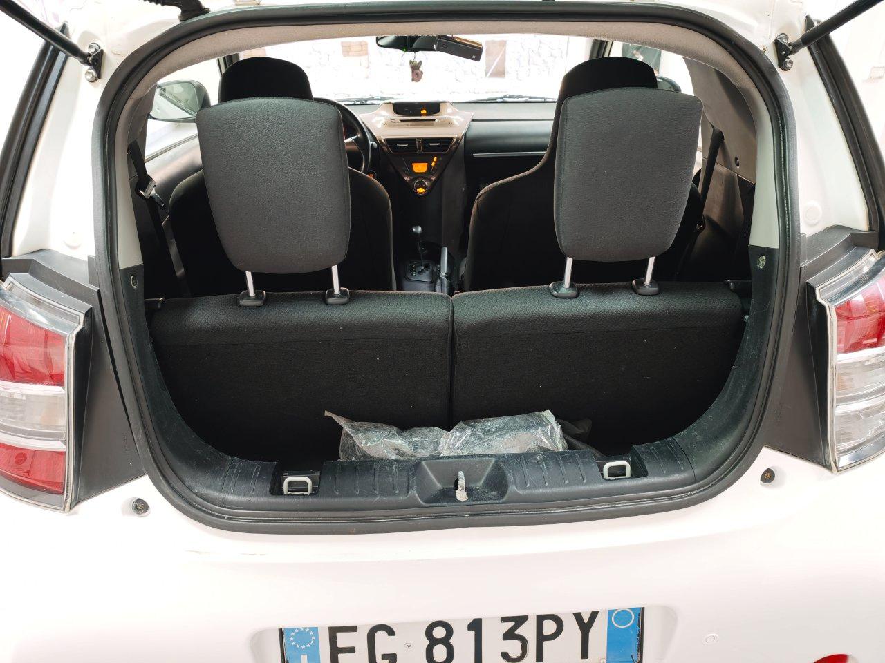 Toyota iQ 1.0 Tobasco cvt