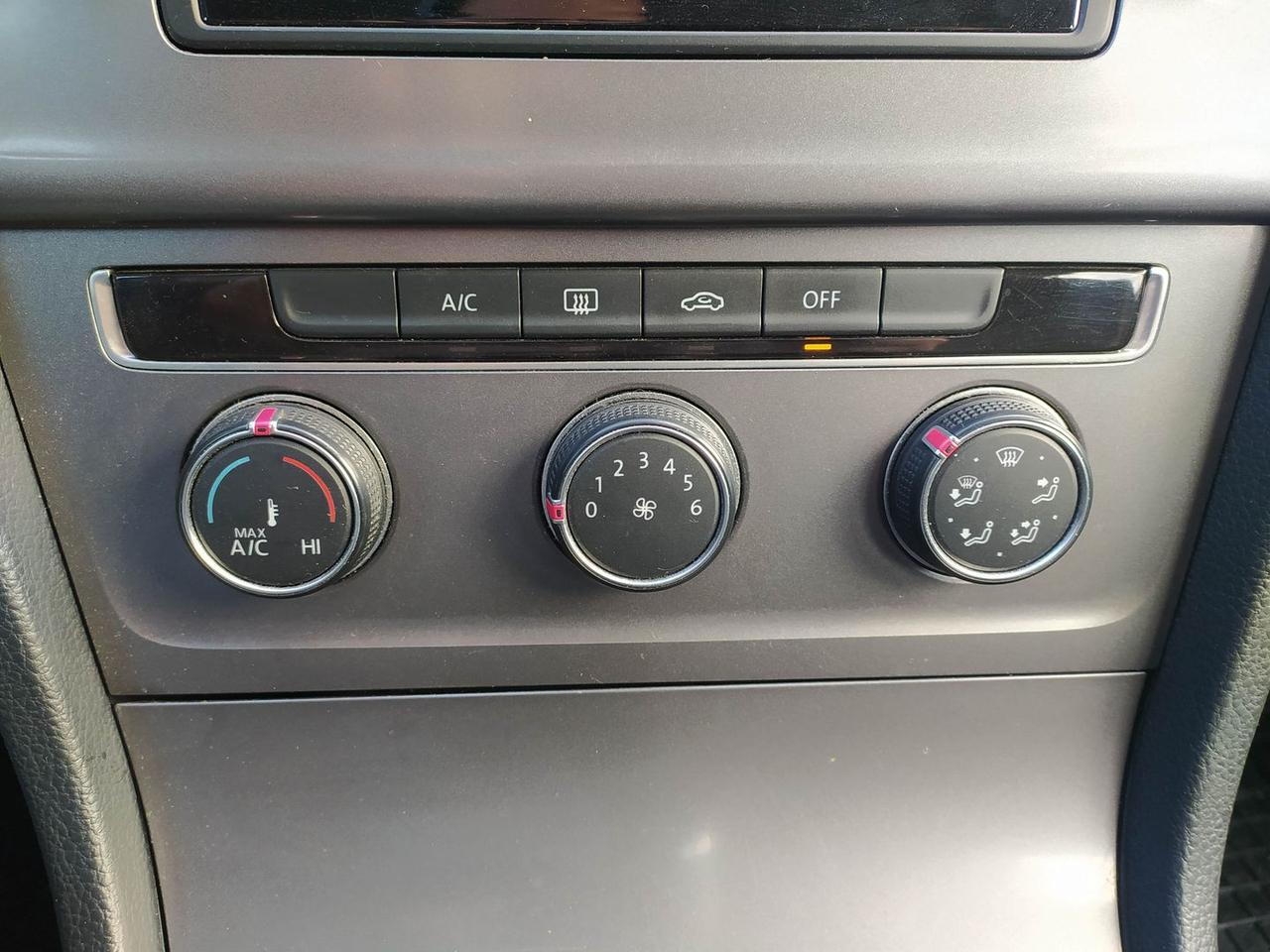 Volkswagen Golf Comfortline 1.6 TDI 110CV Bl #9567