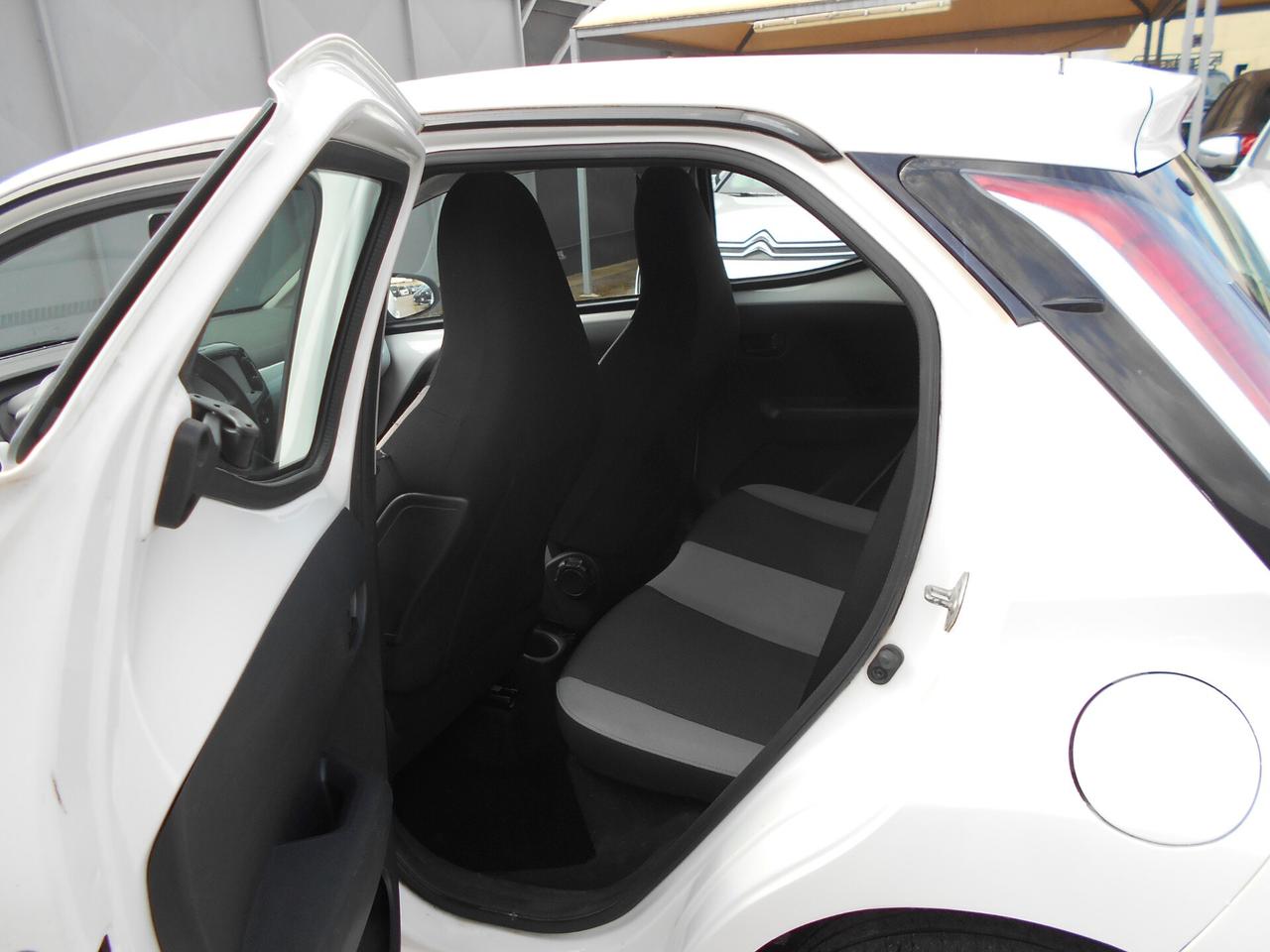 Toyota Aygo 1.0 VVT-i 69 CV 5 porte x-cite