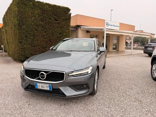 Volvo V60 2.0 d3 150 cv Momentum Geartronic