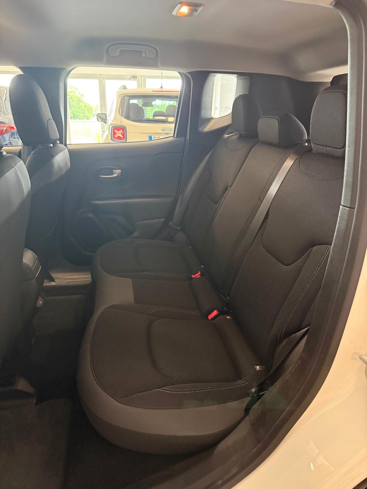 Jeep Renegade 1.5 Turbo T4 MHEV Summit