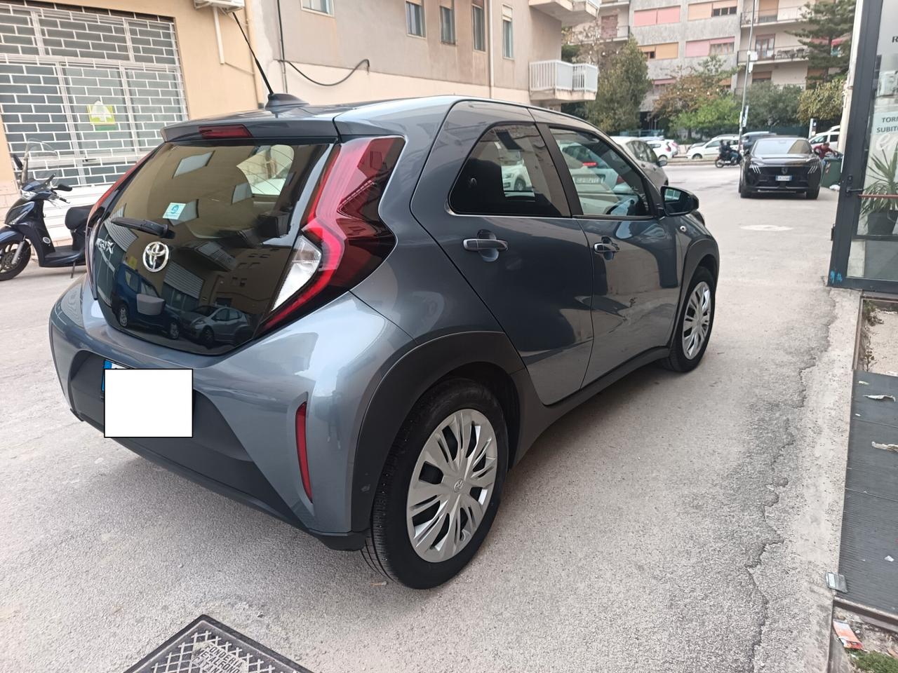 Toyota Aygo X 1.0-72 CV Active S-CVT Automatica