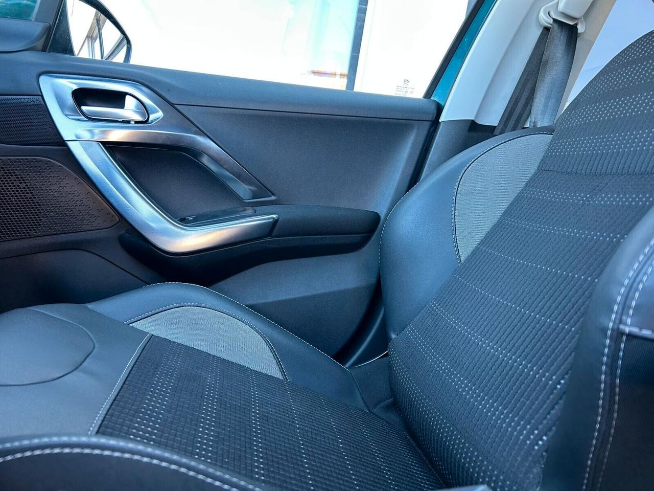 Peugeot 2008 ALLURE BlueHDi 100 mt SPOTICAR