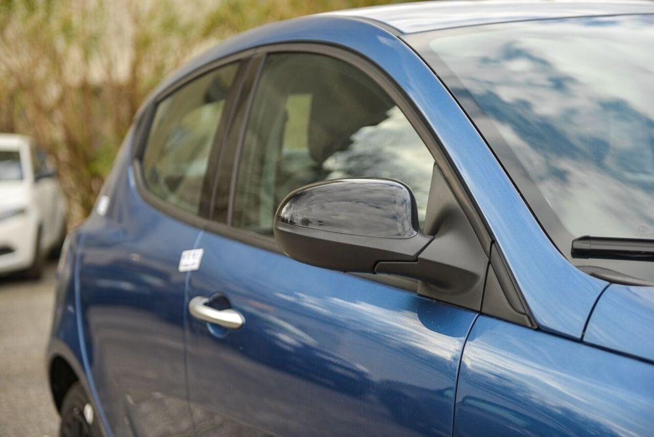 LANCIA Ypsilon III 2021 - Ypsilon 1.0 firefly hybrid Silver s&s 70cv