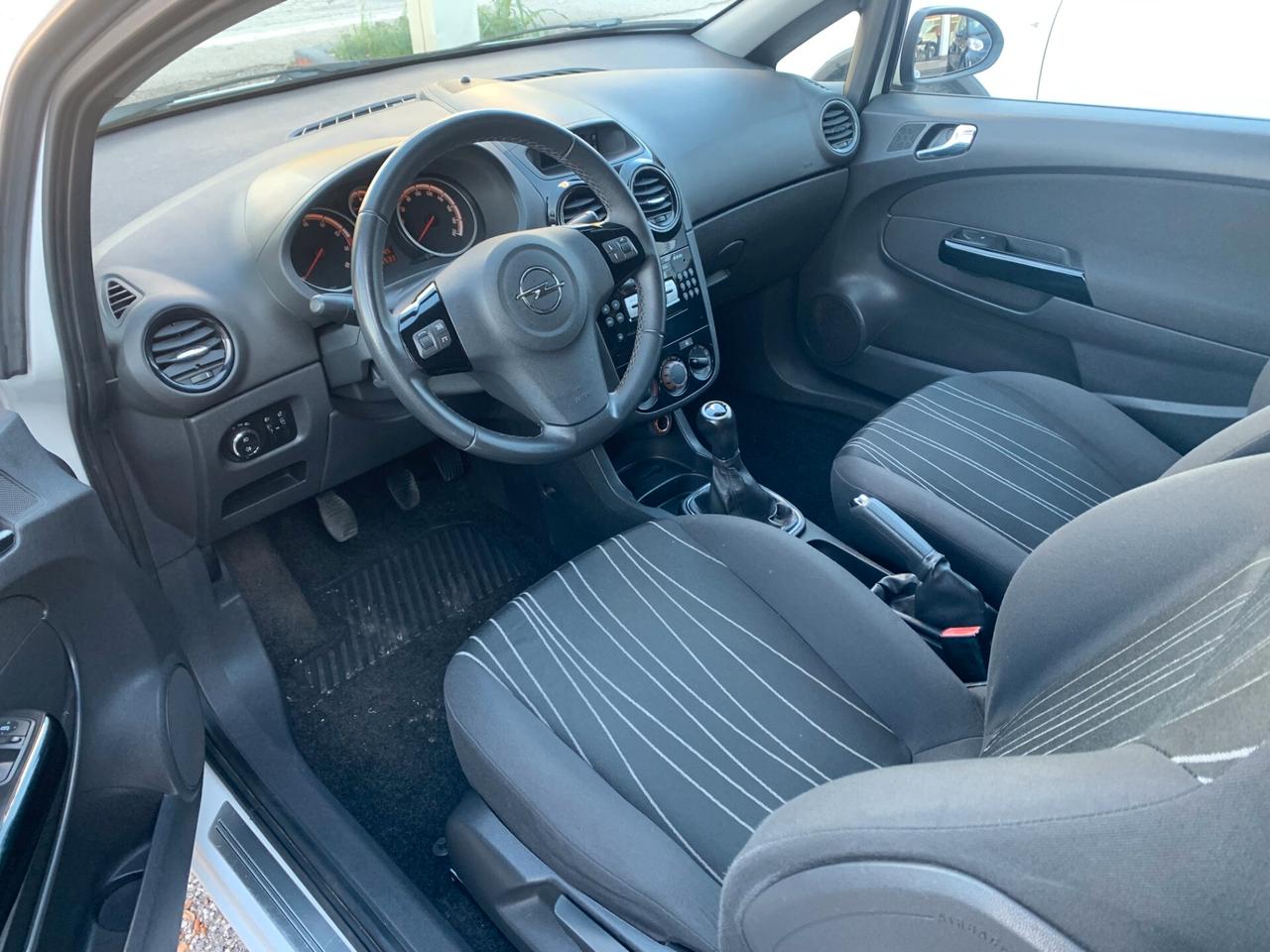 Opel Corsa 1.2 3 porte Sport OK NEO PATENTATI