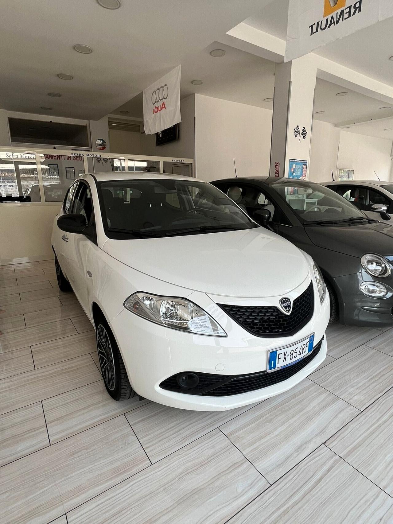 Lancia Ypsilon 1.2 69 CV 5 porte S&S Gold