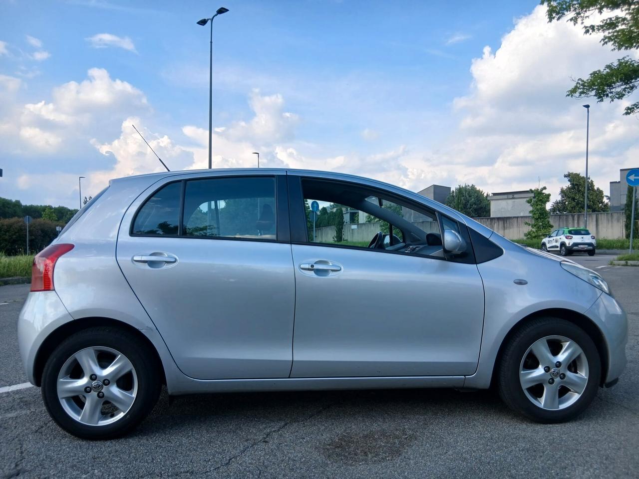 Toyota Yaris 1.3 5 porte
