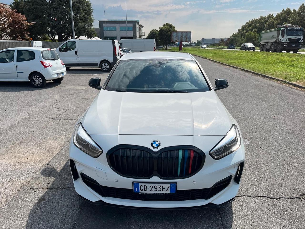 Bmw 118 118d 5p. Msport