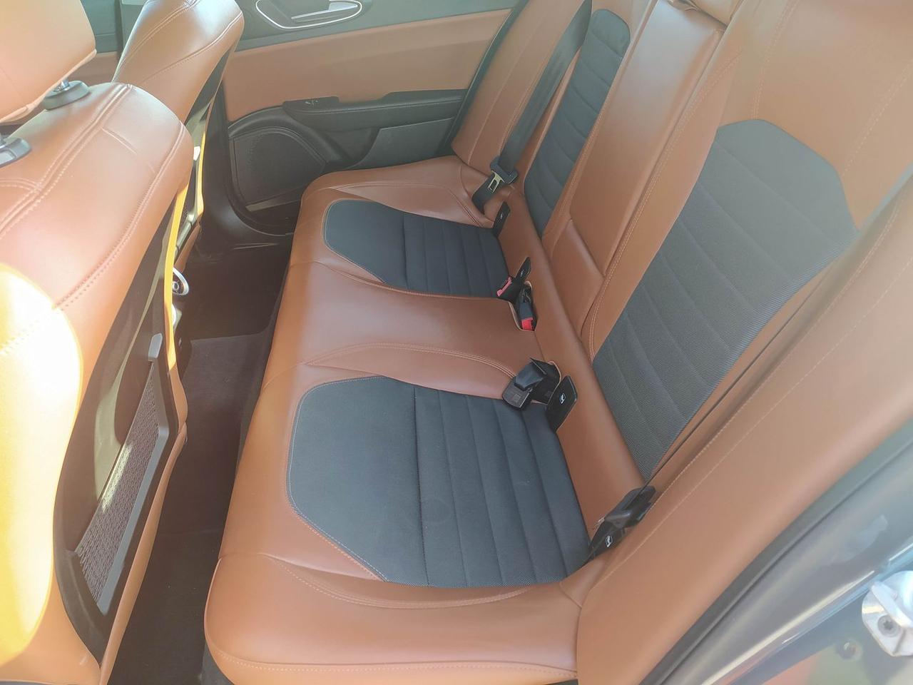 Alfa Romeo Giulia Business Launch Edition 2 #11365