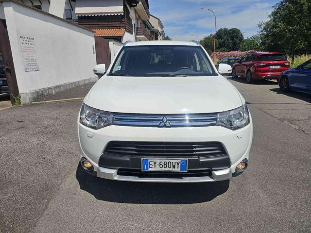 MITSUBISHI Outlander 2.0 MIVEC 4WD PHEV Instyle