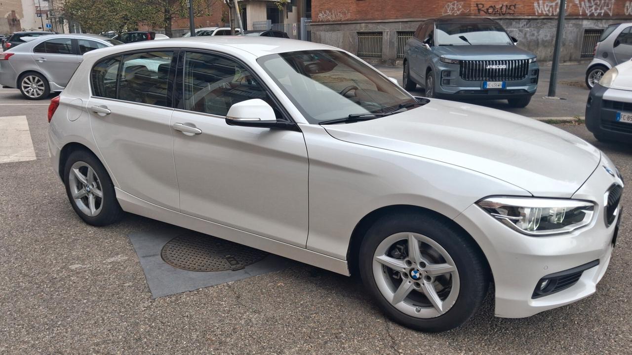 Bmw 116 116d 5p. MADREPERLA