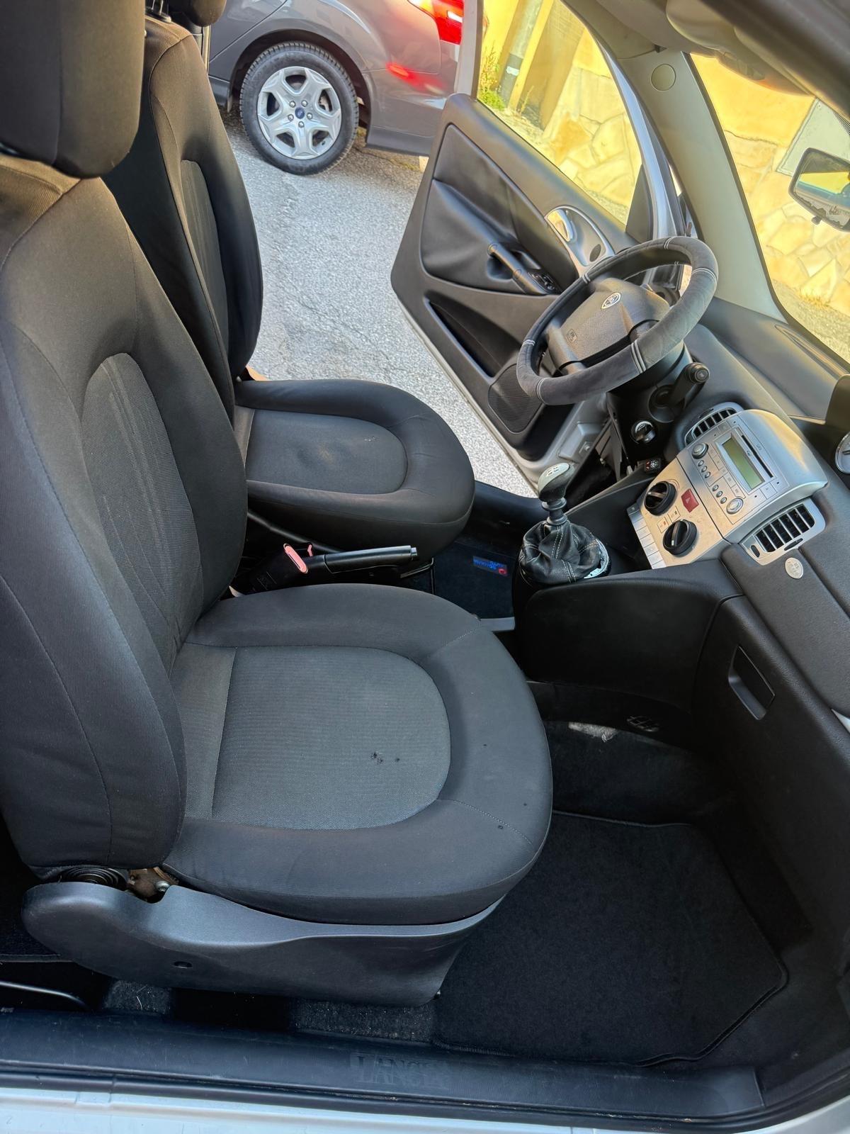 Lancia Ypsilon 1.2 69 CV 5 porte GPL Ecochic Silver