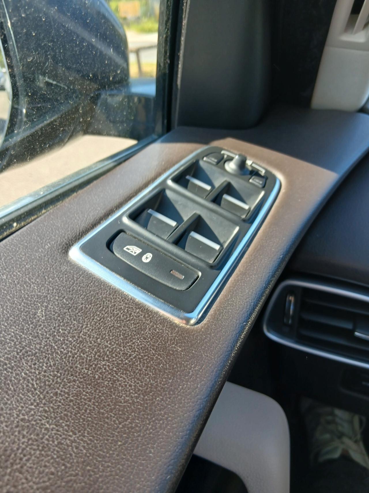 Jaguar F-Pace 2.0 D 180 CV Portfolio