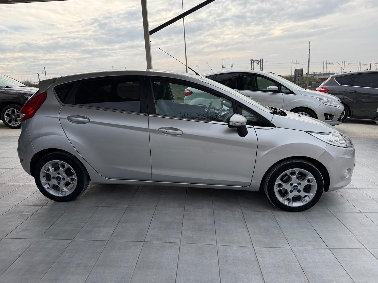 Ford Fiesta 1.4 TDCi 70CV 5 porte Titanium