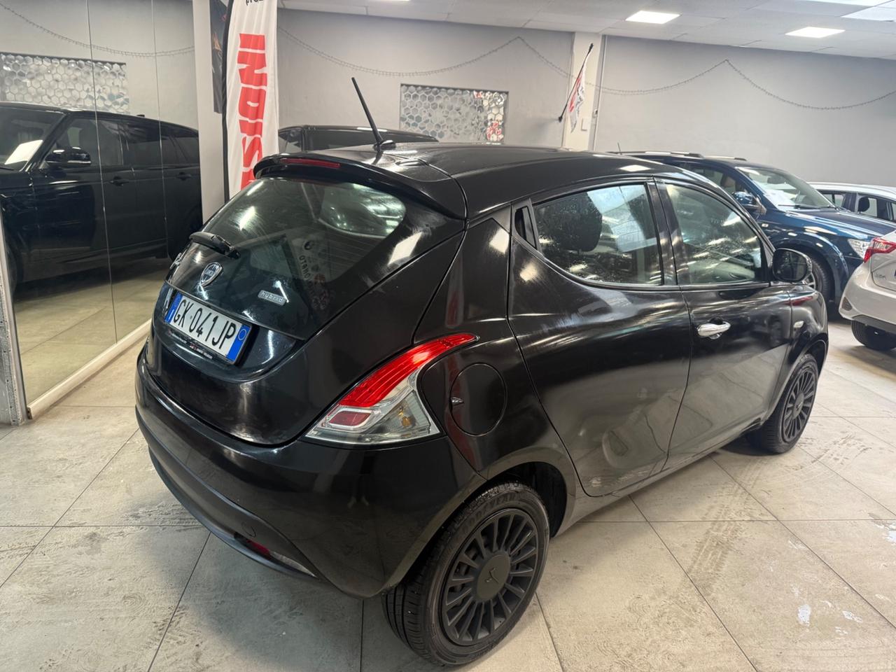 Lancia Ypsilon 1.0 FireFly Hybrid UnYca 69CV Ok Neopatentati