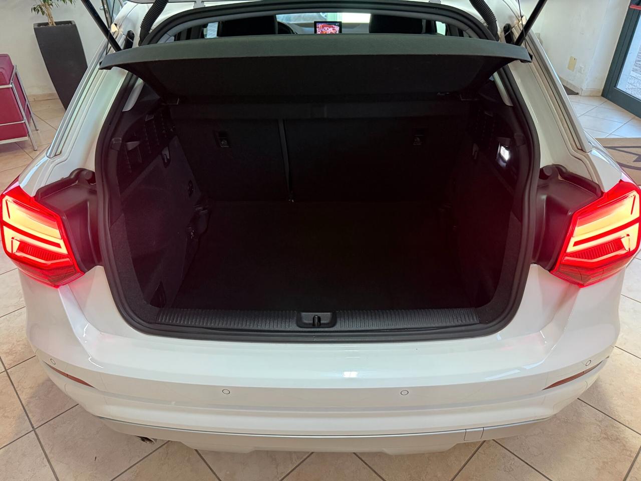 Audi Q2 I 1.6 30 tdi Sport s-tronic Matrix Frecce Dynamiche Navi Sensori