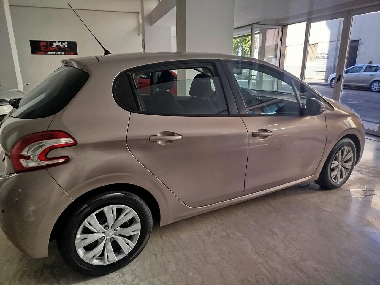 Peugeot 208 1.4 HDi 68 CV 5 porte Access
