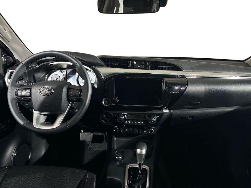 Toyota Hilux 2.8 D 4WD 4 porte Double Cab Lounge