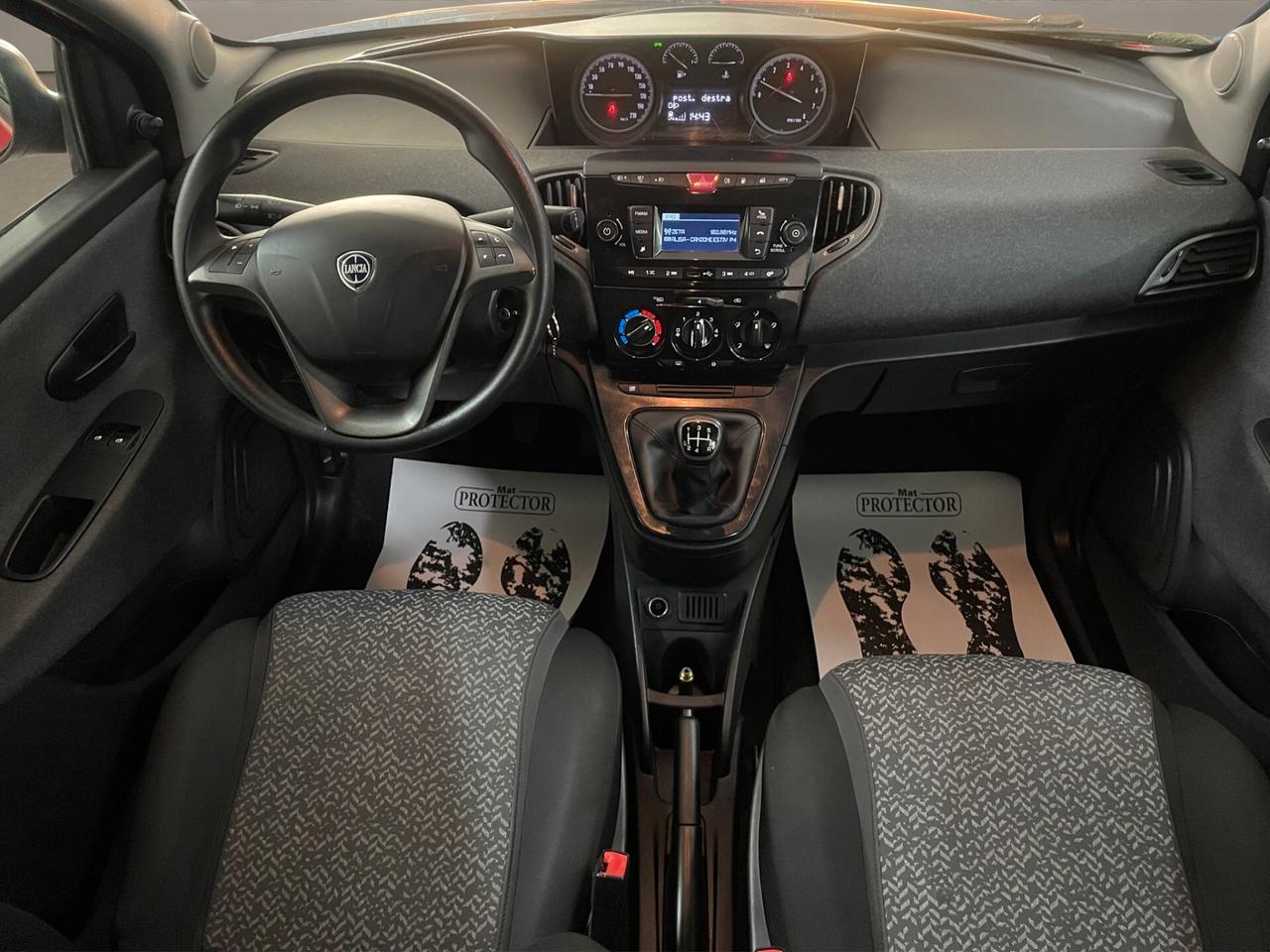 Lancia Ypsilon UNICO PROPRIETARIO - NEOPATENTATI