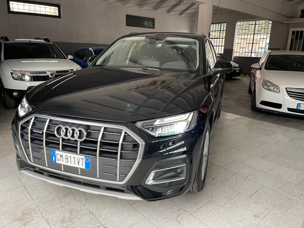 Audi Q5 40 TDI 204 CV quattro S tronic Identity Black