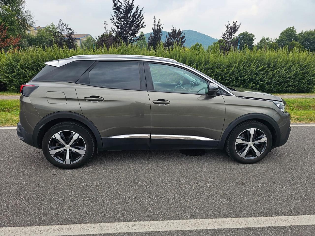 PEUGEOT 3008 1,6 BLUEHDI GT LINE – CAMBIO AUTOMATICO