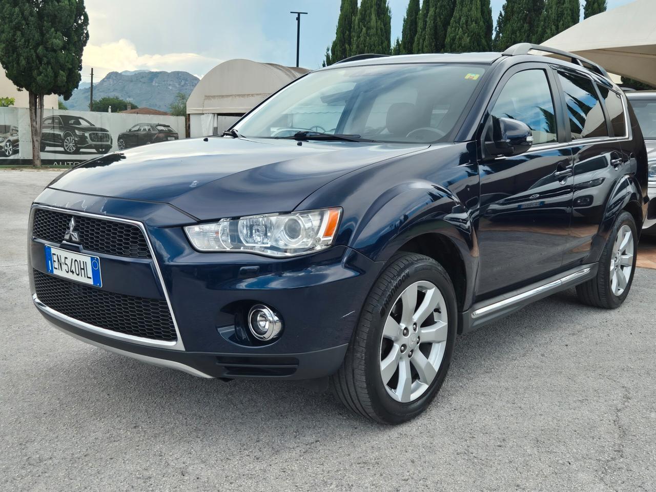 Mitsubishi Outlander 2.2 DI-D 4WD Intense
