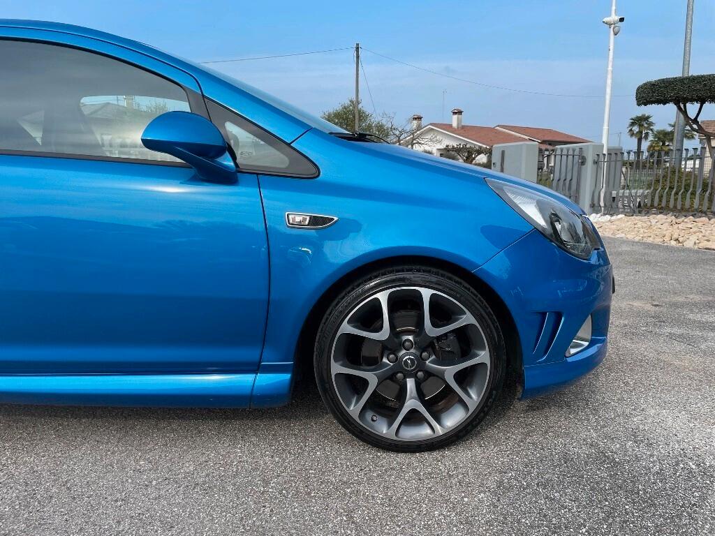 Opel Corsa 1.6 T 192CV 3 porte OPC