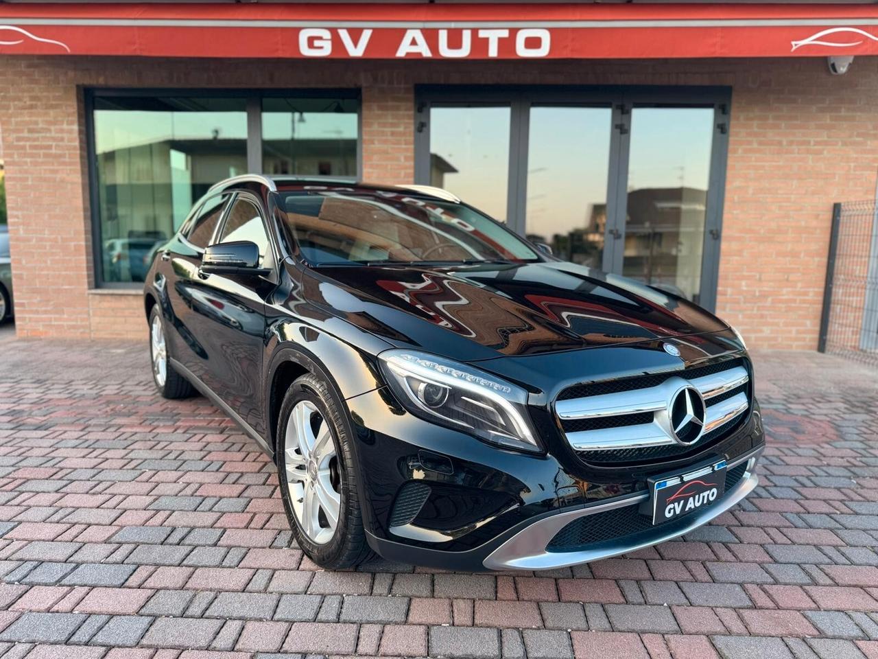 MERCEDES GLA 180d Premium