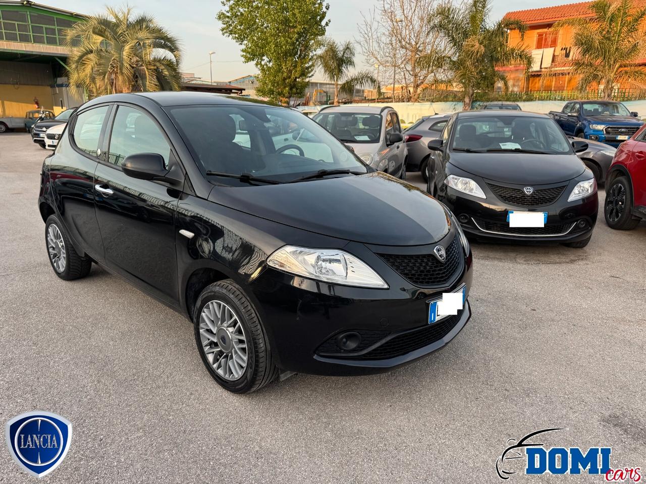 Lancia Ypsilon 0.9 TwinAir 85 CV 5 porte Metano Ecochic Silver