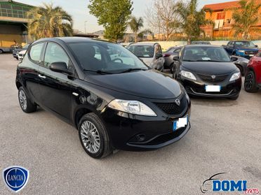 Lancia Ypsilon 0.9 TwinAir 85 CV 5 porte Metano Ecochic Silver