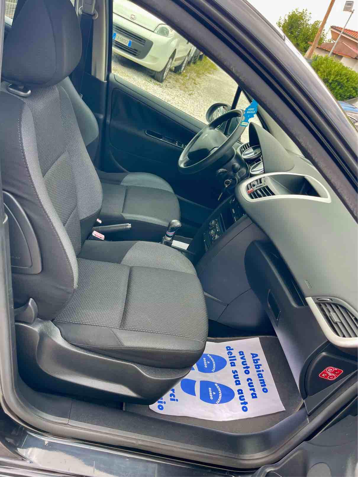 PEUGEOT 207 - BERLINA - X LINE