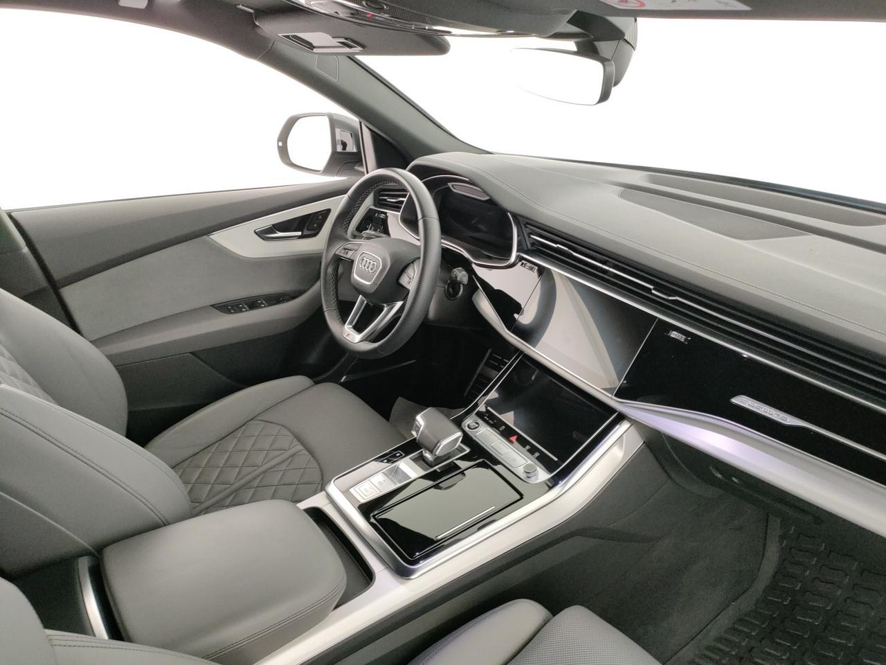 Audi Q8 55 3.0 tfsi mhev sport quattro tiptronic