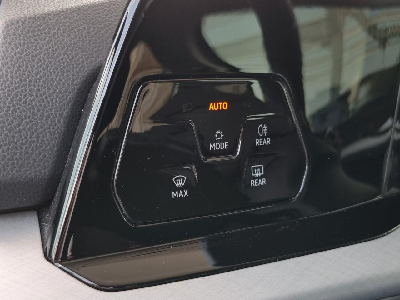 Volkswagen Golf VIII 2020 1.0 etsi evo Life 110cv dsg