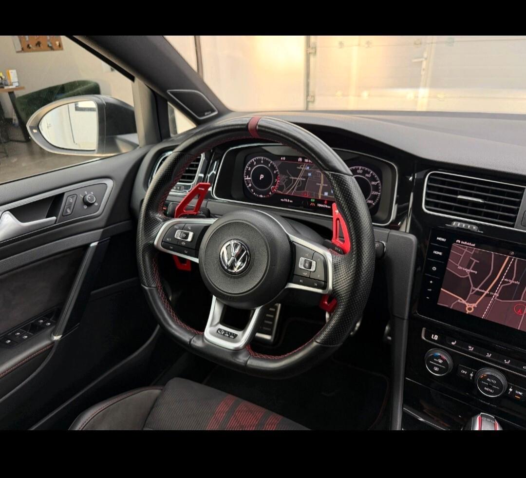 Volkswagen Golf GTI 2.0 TSI TCR DSG