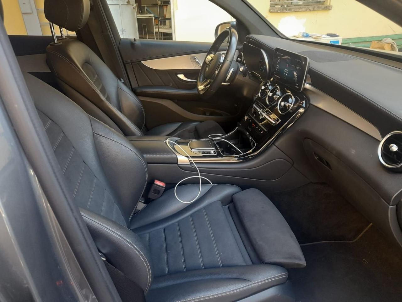 Mercedes-Benz GLC 220 Premium Plus #11059