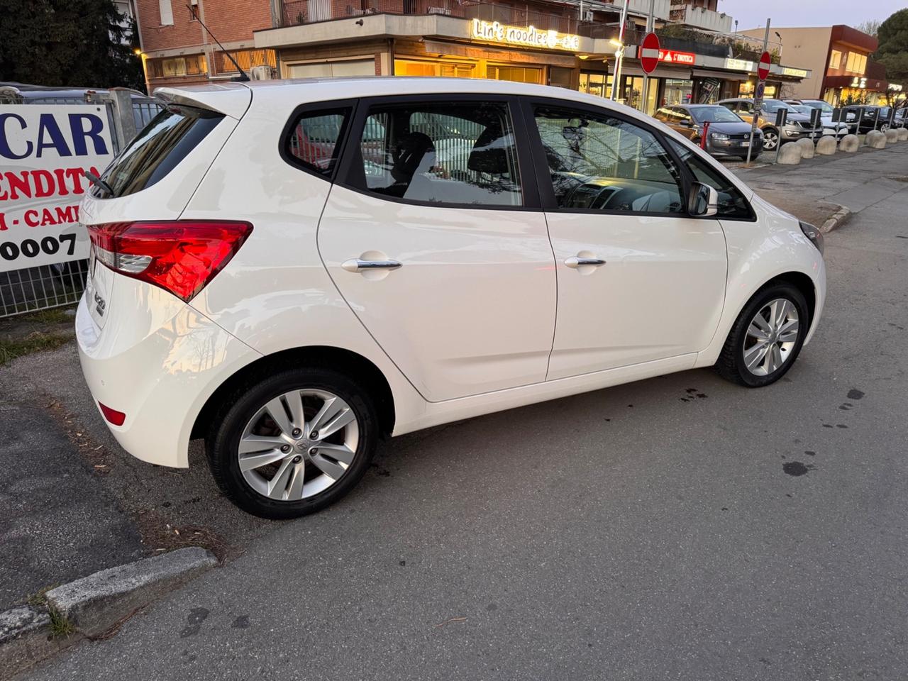 Hyundai iX20 1.4 CRDI 90 CV neopaten garanzia 12 m