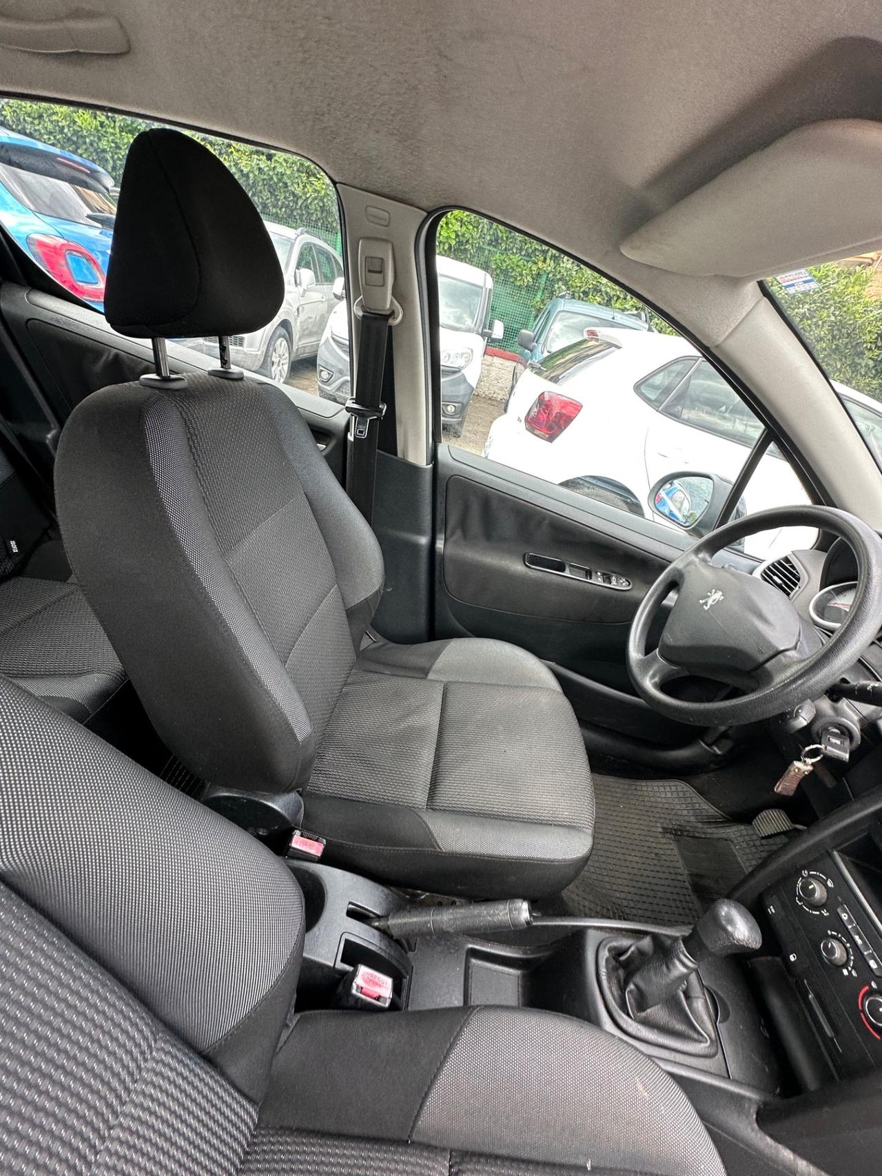 Peugeot 207 1.4 VTi 95CV 5p. XS