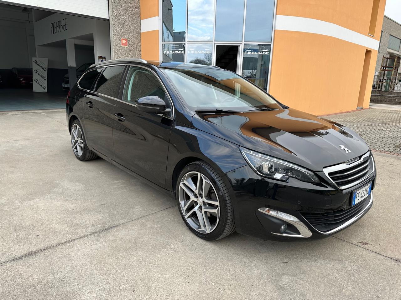 Peugeot 308 BlueHDi 120 S&S EAT6 SW Allure