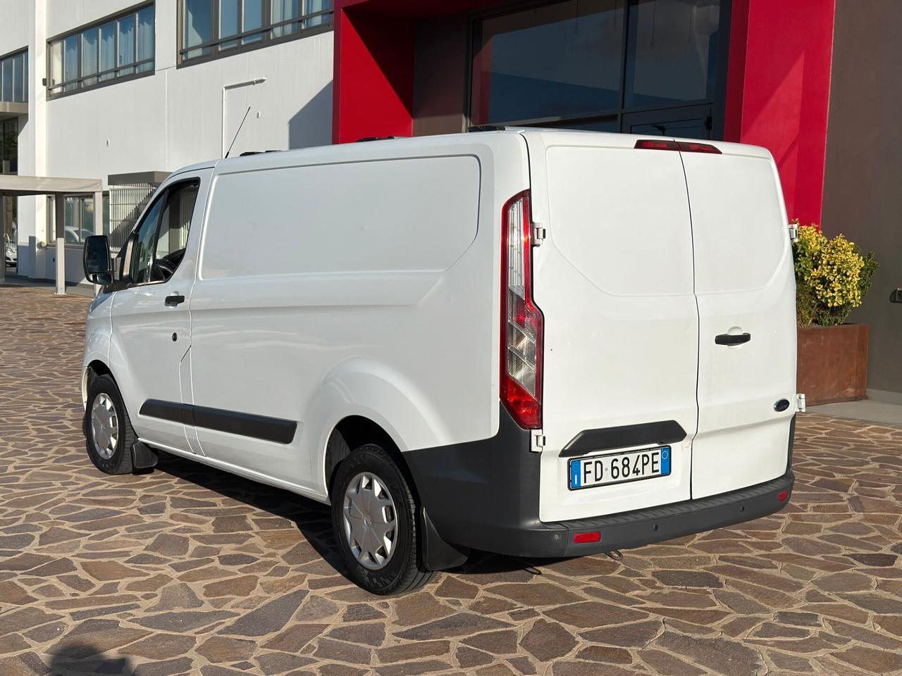 Ford Transit Custom 2.2 TDCi - 3 posti