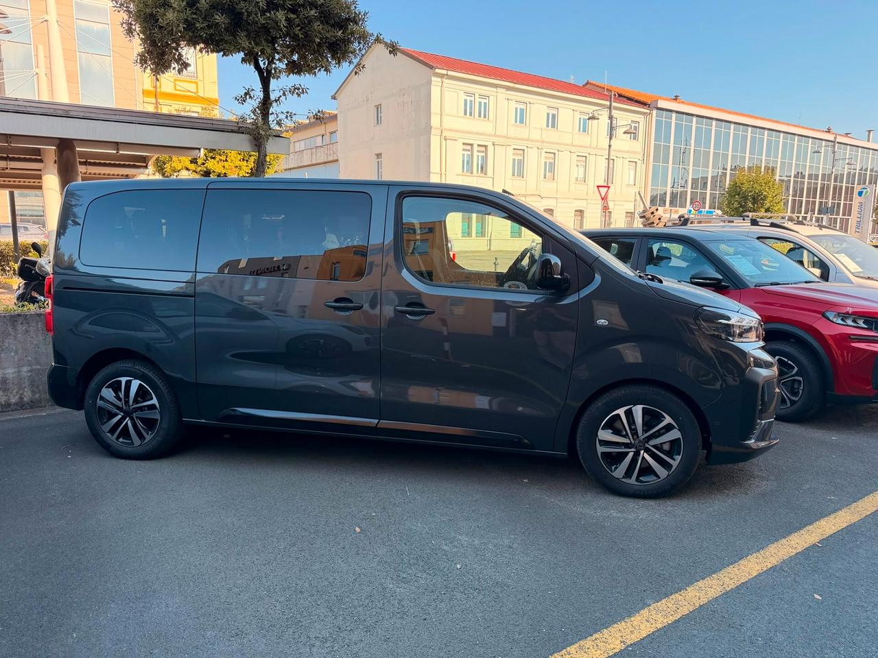 PEUGEOT Traveller 2.2 BlueHDi 180 EAT8 9 posti