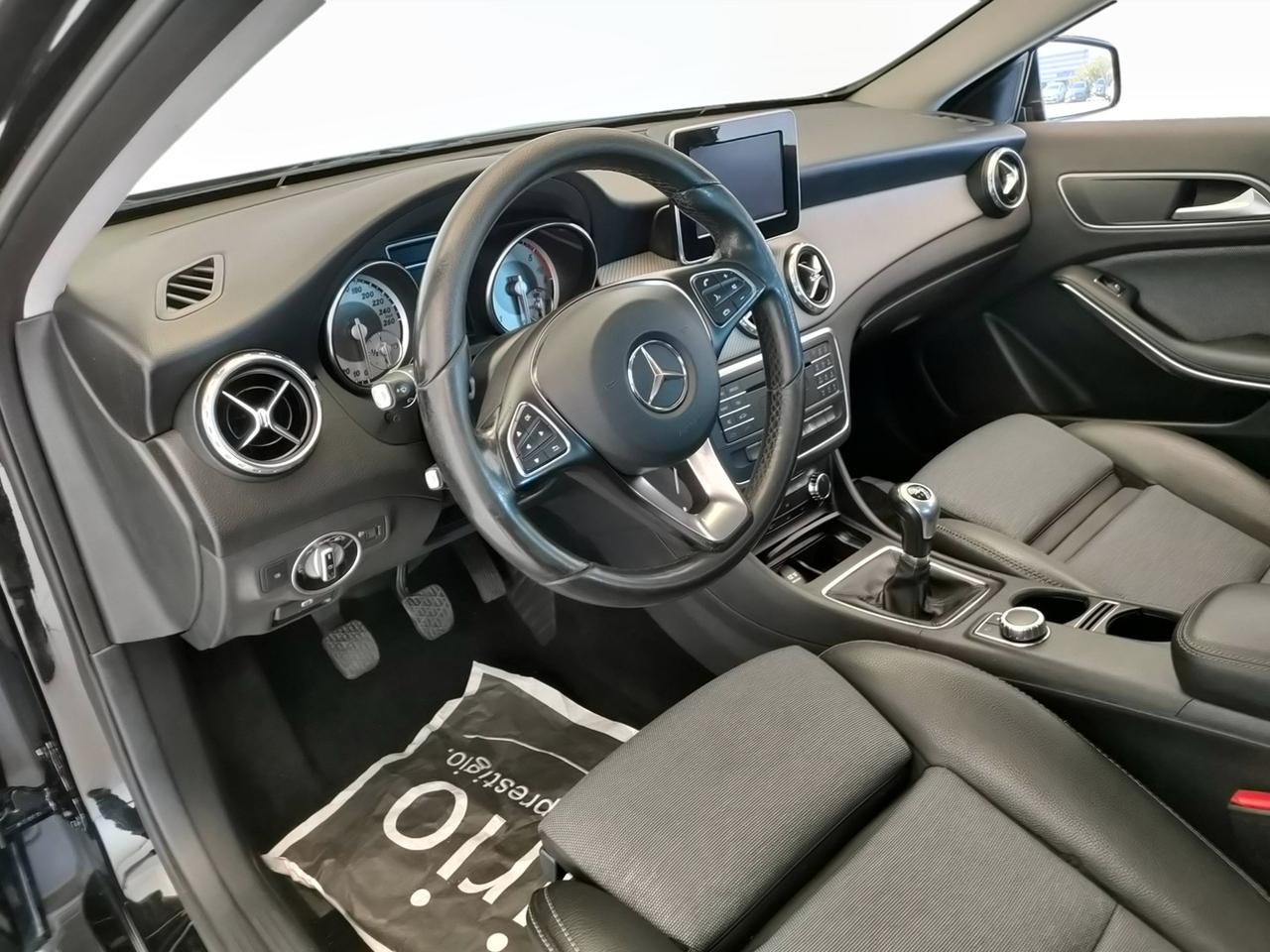 Mercedes-Benz GLA-X156 2017 - GLA 180 d Business