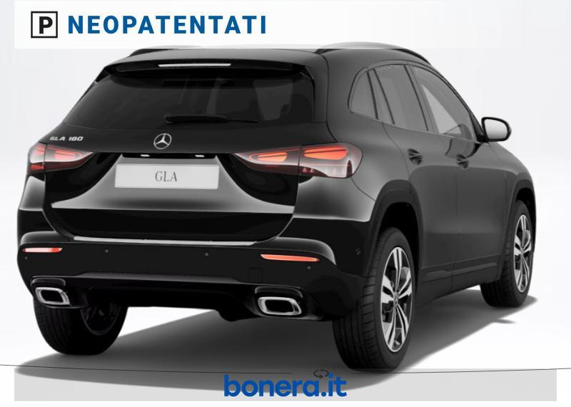 Mercedes GLA 180 180 Progressive Extra 7G-DCT