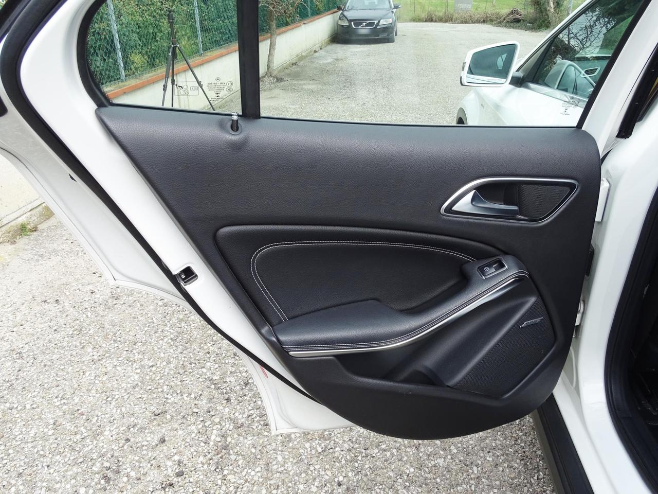 Mercedes-Benz GLA 180 Sport PACCHETTO AMG SPECIAL EDITION