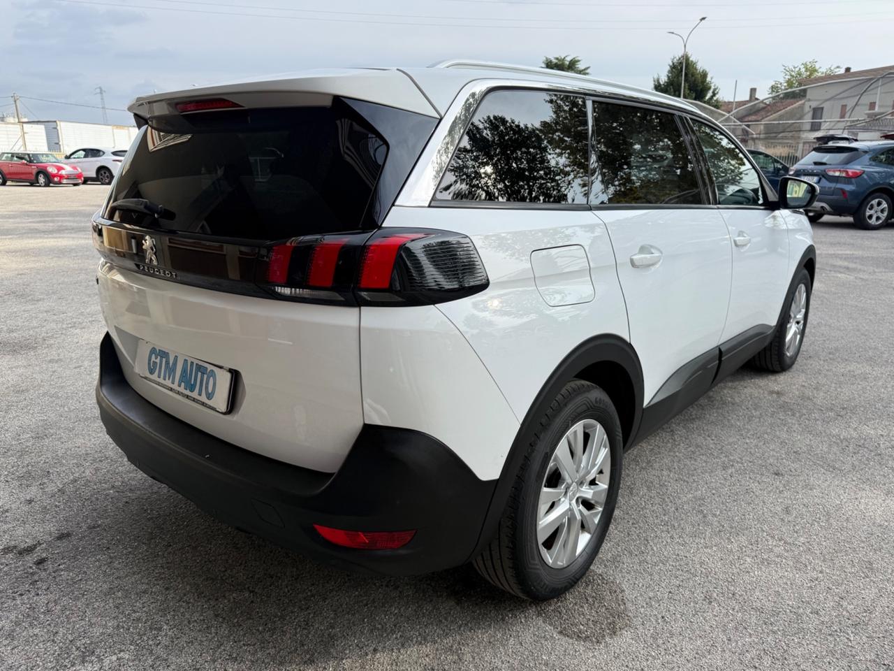 Peugeot 5008 -1.6 Diesel 120 cv-Gancio Traino