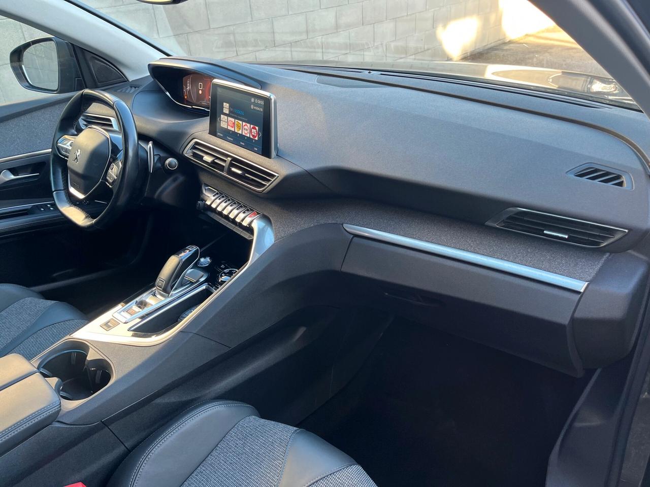 Peugeot 3008 1.5 bluehdi 130cv Allure eat8 NAVI/CAMERA PERF.