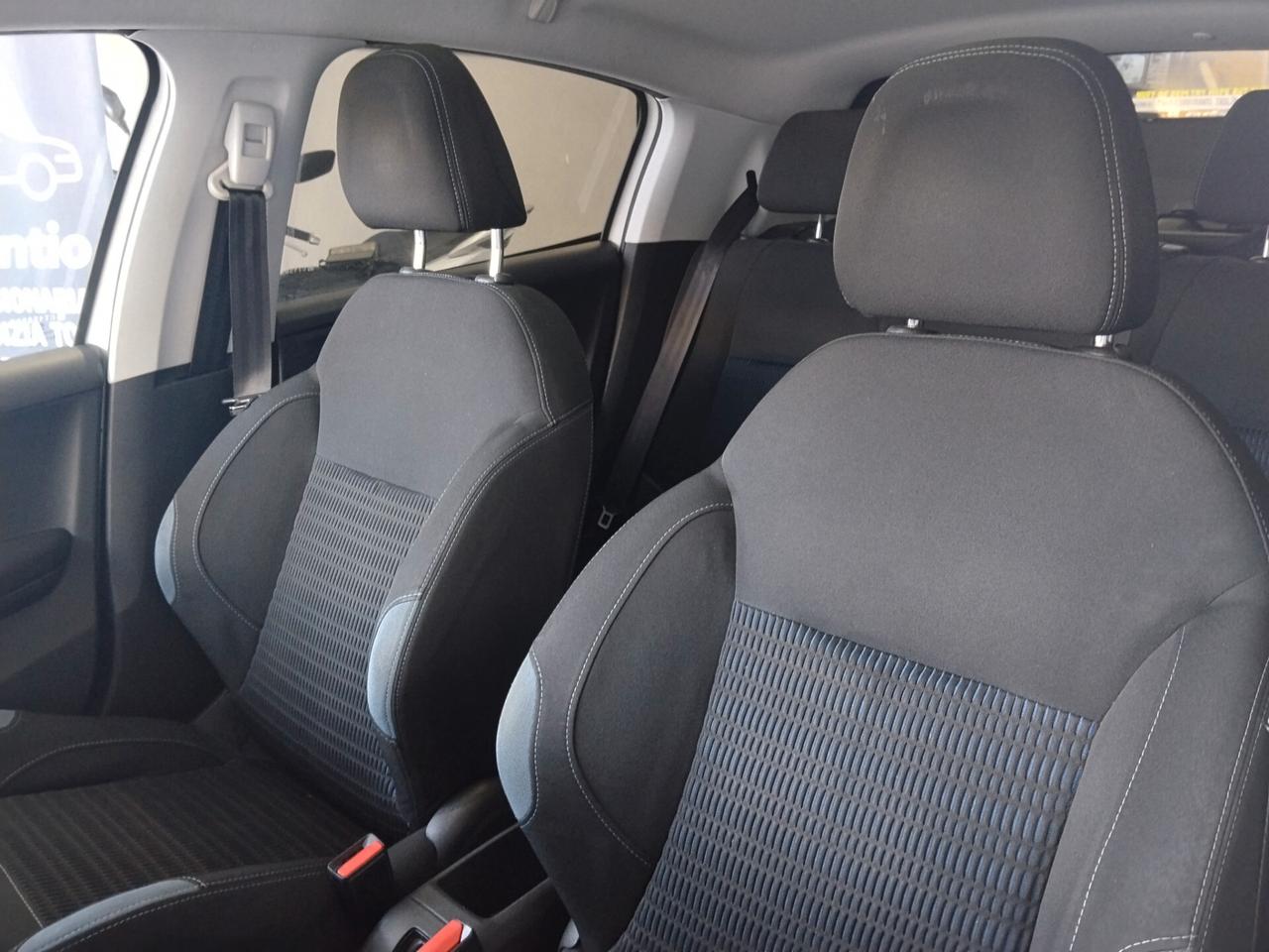 Peugeot 208 1.4 diesel 2013 CON GARANZIA