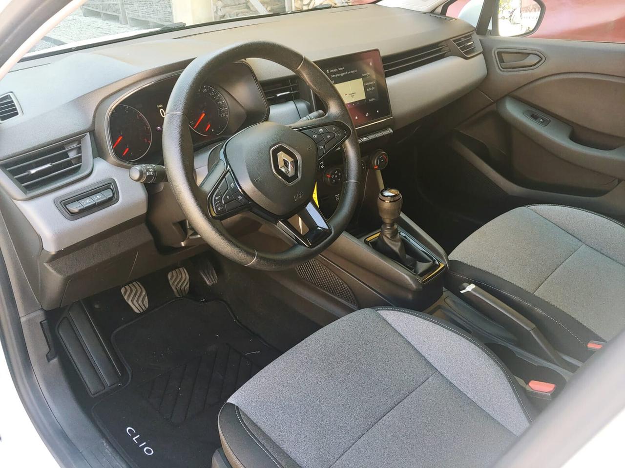 RENAULT Clio TCe 90 CV 5 porte -NAVI-NEOP-FARI LED