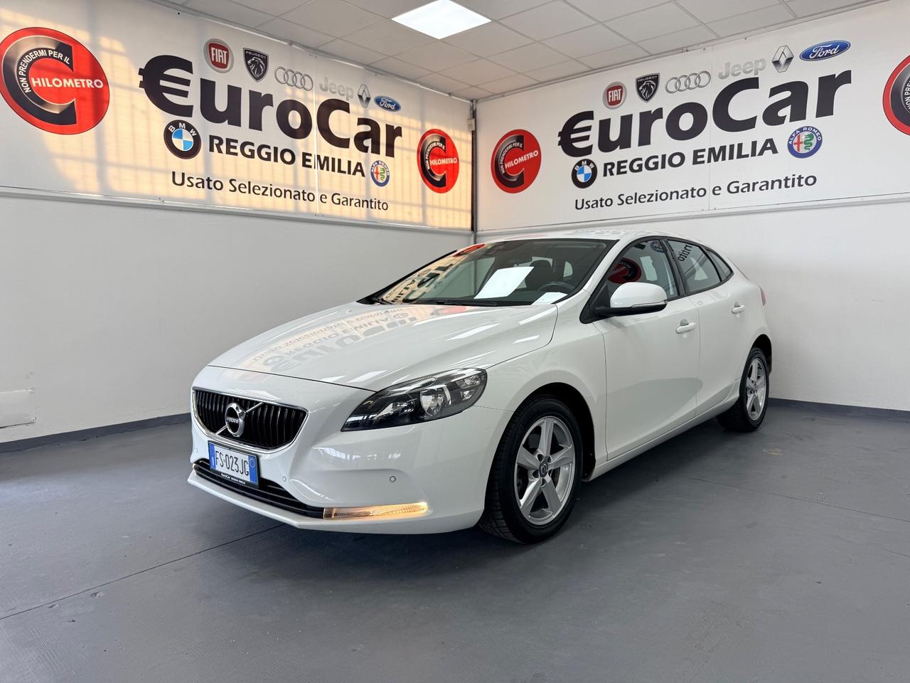 Volvo V40 D2 Inscription 2.0 120cv 07/2018 Euro 6B Neopatentati