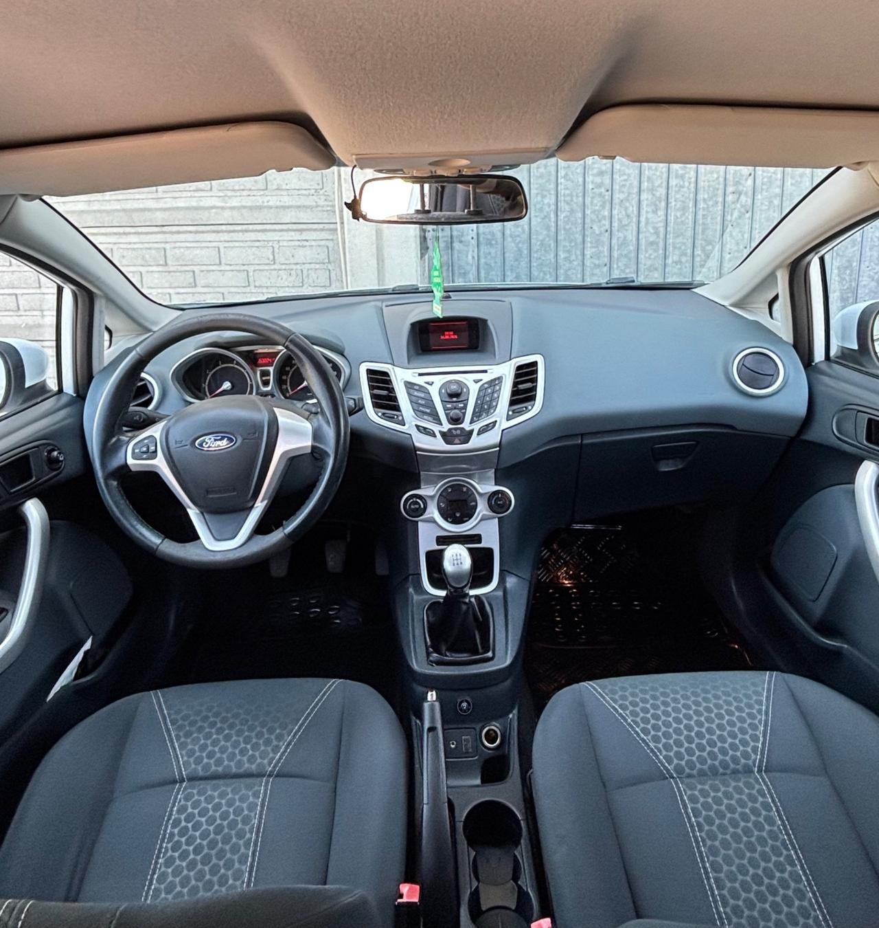 Ford Fiesta 1.4 5 porte Bz.- GPL Titanium