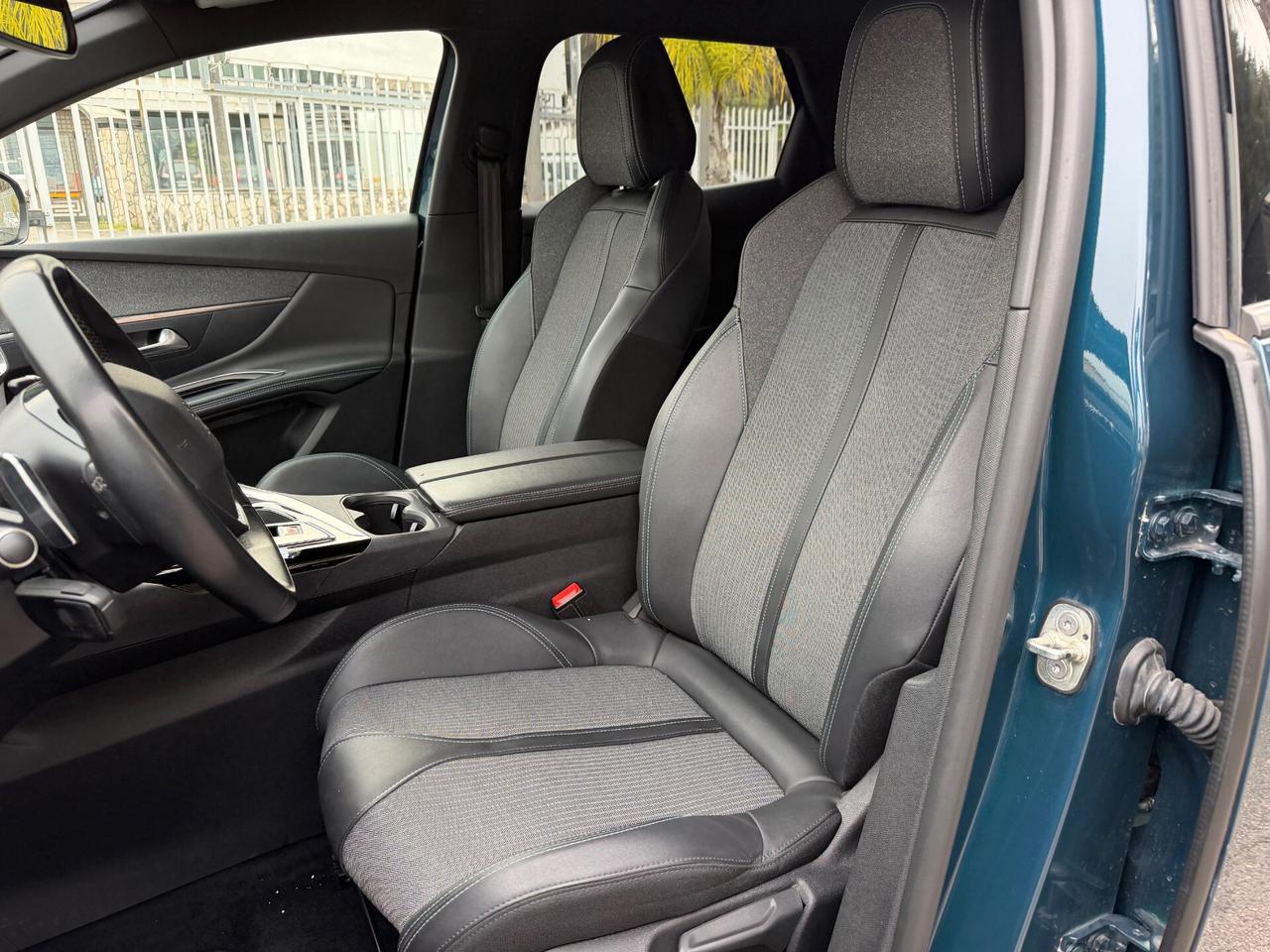 Peugeot 3008 BlueHDi 130 S&S EAT8 Allure Pack 2023